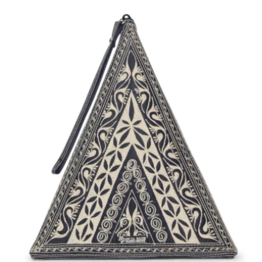 Hitam Pyramind Clutch